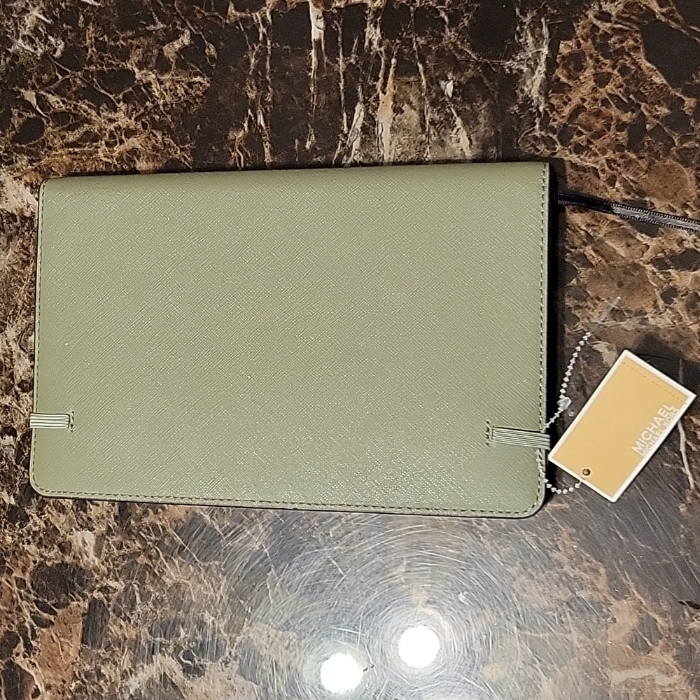 Notebook - Picture 3 of 3